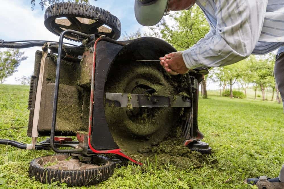 Should Lawn Mower Blades Overlap