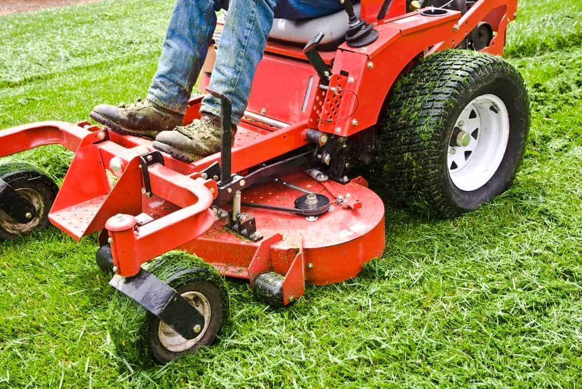 Best Commercial Lawn Mower - lawncareguides.com