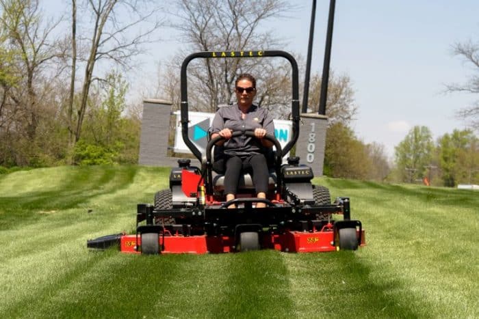 lady-on-zero-turn-mower